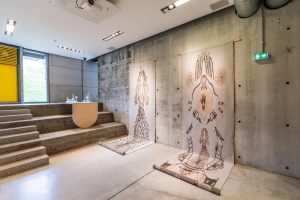 Visite guidée de l'exposition "nos pieds d'argile" de matali crasset firminy