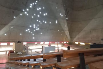 Journées européennes du patrimoine eglise saint pierre : exposition temporaire d'acier et de verre, éclats de lumière firminy