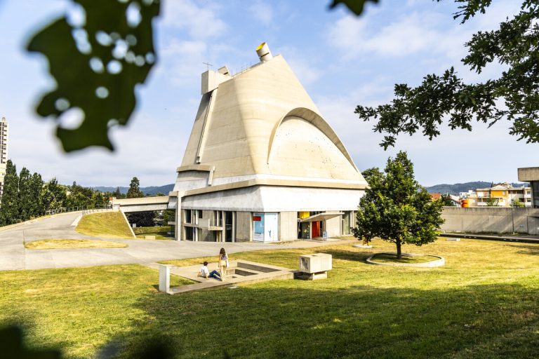 Exposition "l'odyssée du regard, le corbusier et lucien hervé" firminy