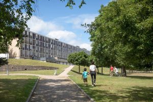 Journées nationales de l'architecture visite guidée "firminy vert en travaux" firminy