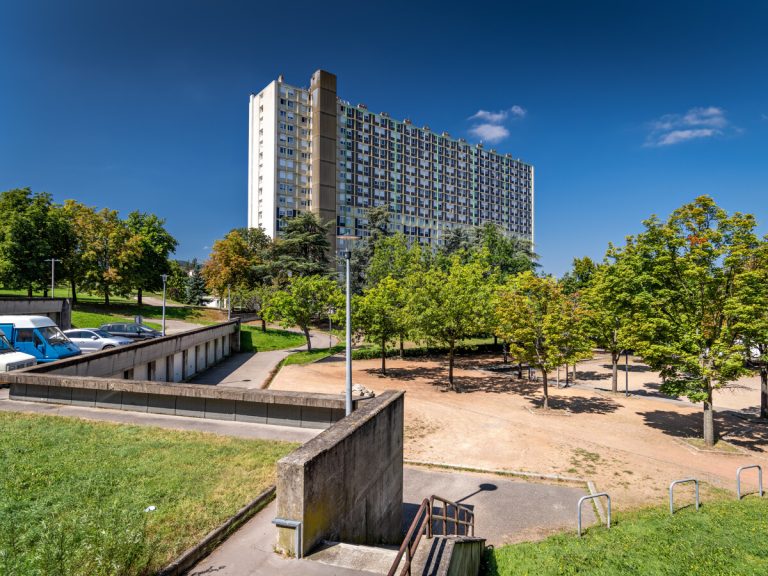 Journées nationales de l'architecture visite guidée "firminy vert en travaux" firminy